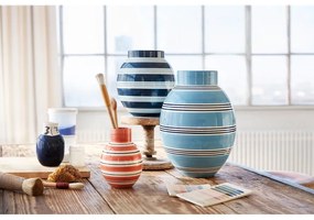 Vaso in ceramica blu dipinto a mano Omaggio - Kähler Design