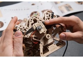 Ugears - Puzzle meccanico 3D in legno Motore V8