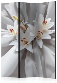 Paravento Lilium sensuali (3 części) - iluzja białych kwiatów na aksamitnym tle