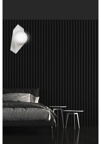 Applique Moderna 1 Luce Parvati In Acciaio Bianco E Sfera Vetro Opalino