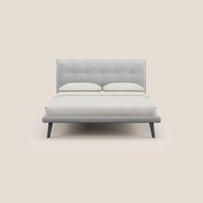 Brigitte letto con testata trapuntata piedi alti in mogano e tessuto impermeabile T09 grigio chiaro