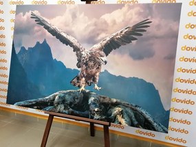 Stampa su tela – Aquila con ali spiegate sopra le montagne