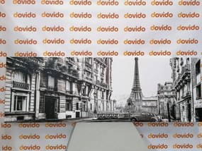 Stampa su tela – Vista sulla Torre Eiffel dalla strada di Parigi in bianco e nero