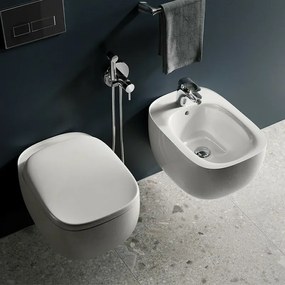Coppia sanitari sospesi in ceramica con sedile soft-close bianco lucido Rak Illusion