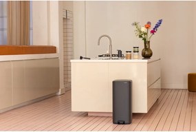 Cestino per la spazzatura grigio scuro in acciaio con pedale 30 l Bo – Brabantia