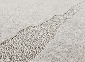 Tappeto in lana grigio chiaro 133x190 cm Morphic Rocca - Agnella