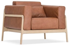 Poltrona in pelle di bufalo marrone cognac con struttura in rovere massiccio Fawn - Gazzda