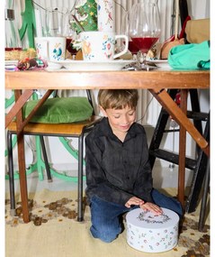 Candela a tema natalizio tempo di combustione 56 h Grand Cru Cottage 2025 – Rosendahl