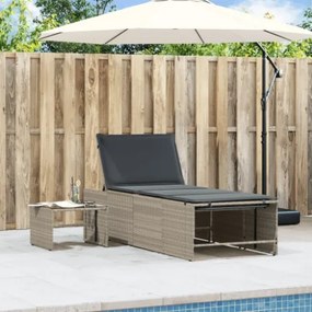 Lettini Prendisole 2pz con Tavolino Grigio Chiaro in Polyrattan