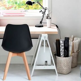 Sedia Nordica Nera Con Gambe In Legno E Cuscino Design Moderno