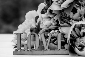 Stampa su tela – Peonie con scritta Love in bianco e nero