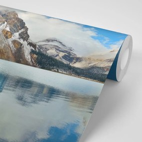 Carta da parati autoadesiva – Lago vicino a una splendida montagna