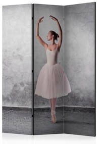 Paravento separè Ballerina alla Degas (3-parti) - donna su sfondo di cemento