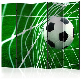 Paravento design Gooool! II (5 parti) - calcio su rete bianca e prato verde
