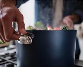 Pentola con coperchio incluso/con superficie in ceramica adatta all'induzione Space – Joseph Joseph