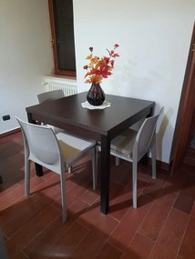 Tavolo da pranzo in legno moro wengè con apertura a libro 90x90 cm