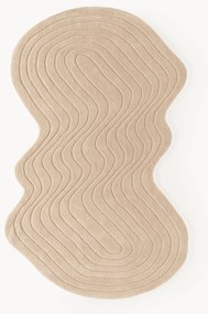 Tappeto in lana fatto a mano dalla forma organica Aliza