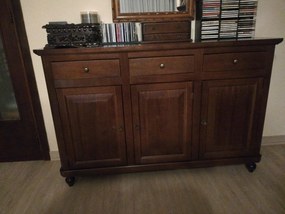 Credenza da 150 cm classica in legno in noce lucido