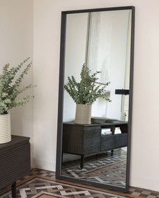 Kave Home - Specchio Nerina 80 x 180 cm con finitura scura