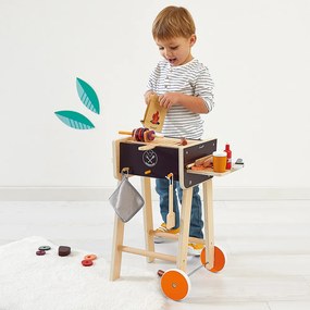 Barbecue in legno con accessori