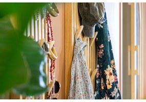 Pannello appendiabiti di colore naturale in rovere massiccio 46x100x8 cm Parco – Spinder Design