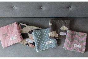 Coperta in cotone rosa-grigio Zigzag, 80 x 100 cm - Kindsgut