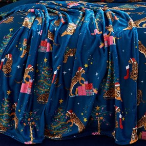 Coperta blu in micropile a tema natalizio 130x170 cm Christmas Tiger – Catherine Lansfield