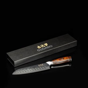 Gudaro - Coltello da cucina santoku in acciaio damascato FENG 7,5", 67 strati d'acciaio, lunghezza 18 cm
