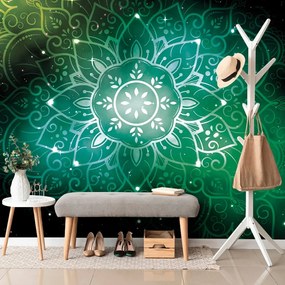 Carta da parati autoadesiva – Mandala verde con sfondo galattico