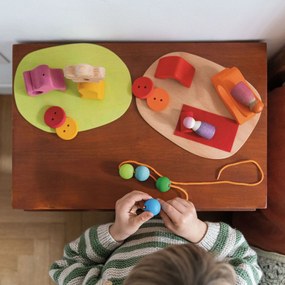 Grimm's - Piccolo mondo giocoso - nel prato