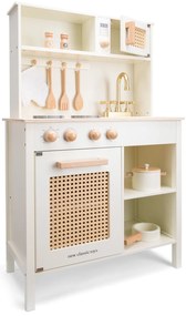 Cucina in legno - bianca con dettagli in rattan
