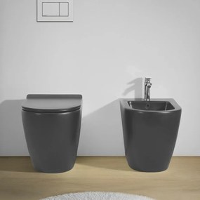 Sanitari Filomuro in ceramica grigia opaca con copriwc e scarico a tornado Tokyo