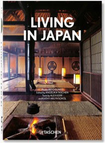 Libro illustrato: Living in Japan. 45th Ed.