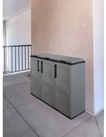 Armadio portarifiuti da esterno o interno, Mobile porta 3 sacchi a 3 ante, 100% Made in Italy, cm 102x37h90, colore Grigio