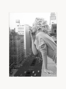 Stampa digitale incorniciata Marilyn At The Ambassador Hotel New York