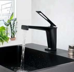 Rubinetto per lavabo ELITE EDITION BBS1257 in ottone con bocca a cascata, disponibile in più finiture — Nero — Bassa