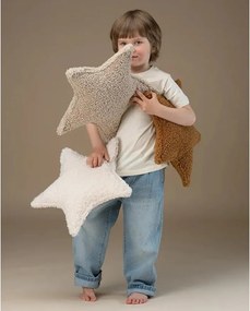 Cuscino per divano da bambini color crema con rivestimento in bouclé Star – Wigiwama