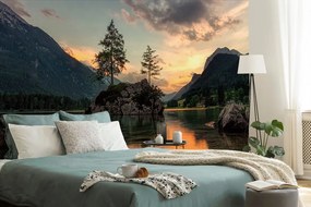Carta da parati – Paesaggio montano sul lago