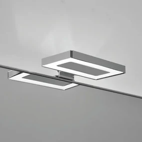 Illuminazione dello specchio del bagno con riflettori