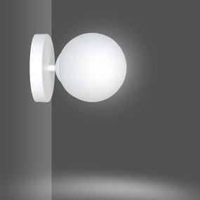 Applique A 1 Luce Hallador In Acciaio Bianco E Sfera In Vetro Opalino