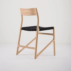 Sedia da pranzo in legno massiccio di quercia con seduta nera Fawn - Gazzda