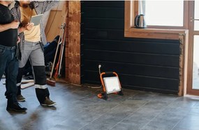 Proiettore LED con stativo, 100 W, 230 V, 4500 K, IP65, arancione