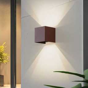 Lindby Smart LED applique da esterno Dara ruggine angolare CCT RGB Tuya Lindby, dimmerabile, Marrone / Ruggine, Plastica, Moderno