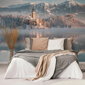 Carta da parati autoadesiva – Chiesa al lago di Bled in Slovenia
