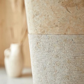 Tikamoon - Lavabo in marmo con piede pietra naturale color crema bagno design Tikamoon
