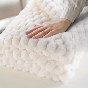 Coperta color crema in micropile 180x220 cm Frosty – douceur d'intérieur