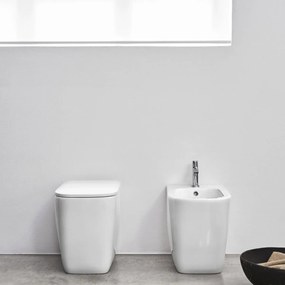 Coppia sanitari a pavimento wc senza brida con sedile rallentato e bidet in ceramica bianco opaco Semplice Nic