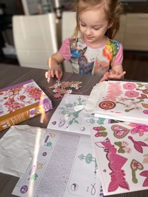 Fai da te - Set di gioielli con medaglioni e glitter