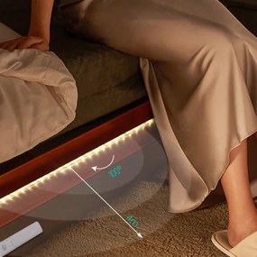 Aigostar - Striscia LED dimmerabile con sensore 1m LED/2W/4xAAA 3000K IP65