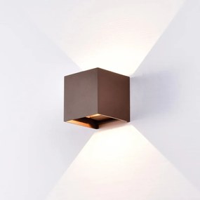 Applique LED design da esterno Davos doppia luce marrone IP54, luce bianco caldo 1100 lumen, MANTRA